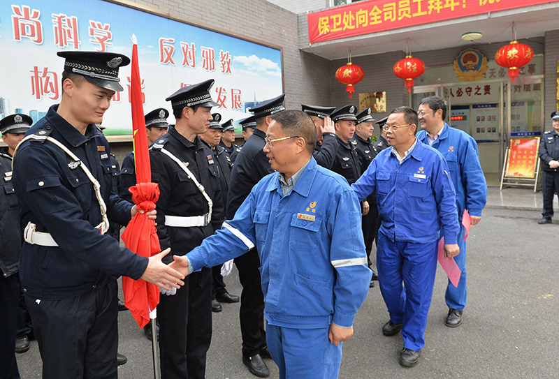 衡鋼領導慰問凱迪、保衛人員